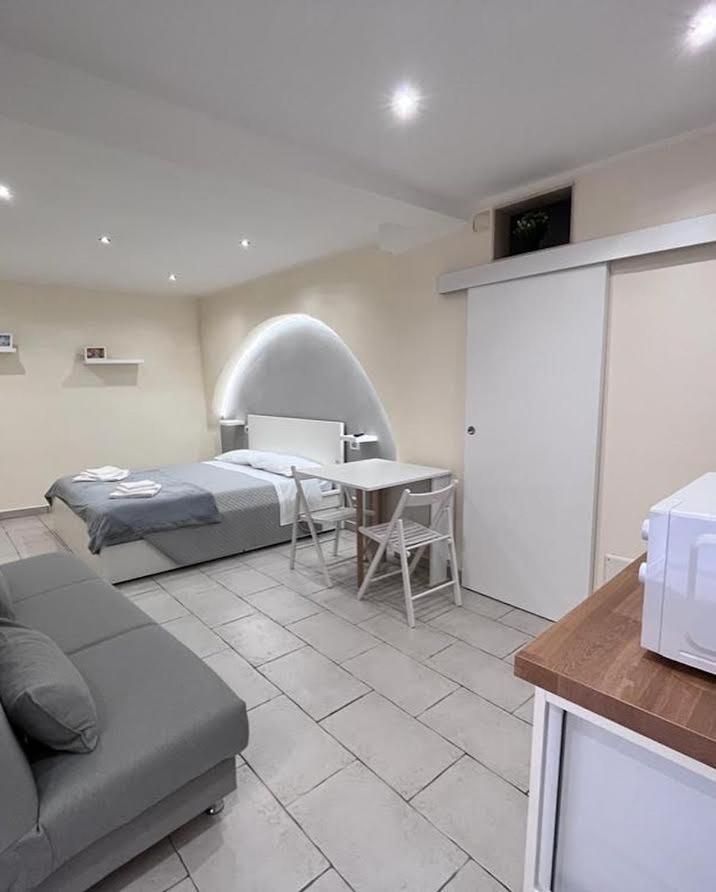 Al Rifugio Di Rosmy Apartment Bari Luaran gambar