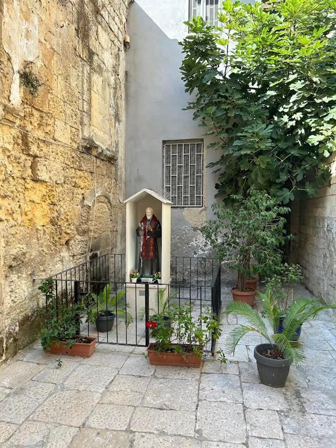 Al Rifugio Di Rosmy Apartment Bari Luaran gambar